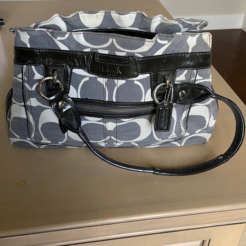 Coach Penelope gray and white shoulder bag.